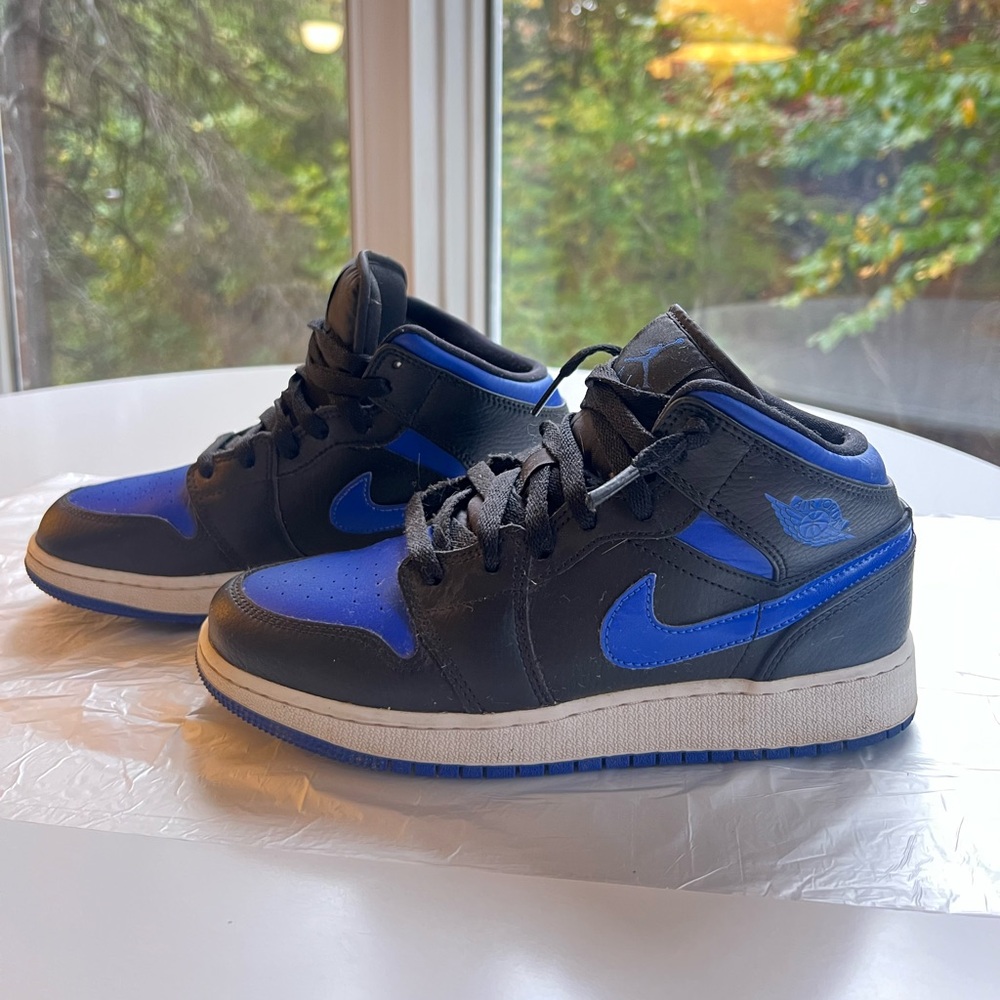 Jordan 1 mid royal